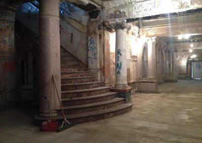 36-current_19-closeup-from-the-left-of-construction-with-staircase-and-graffitti-min