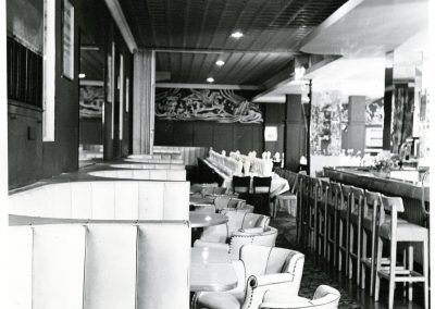 54-historic_36-f_b-outlet-with-booths-tables-and-bar-min