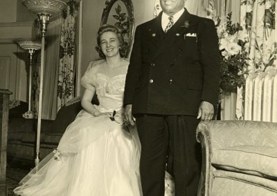 80-historic_66-b_w-photo-of-couple-wife-sitting-min