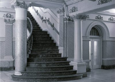 85-historic_71-whitish-photo-of-staircase-min